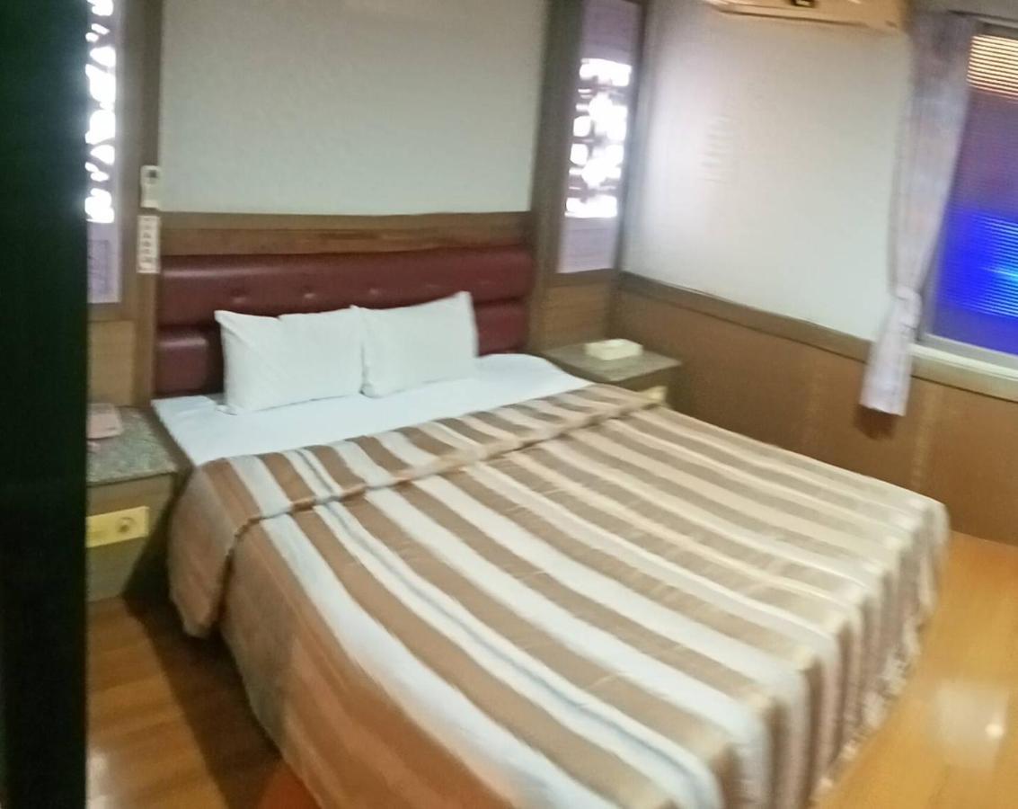 Love Boat Motel Chaozhou Exterior photo